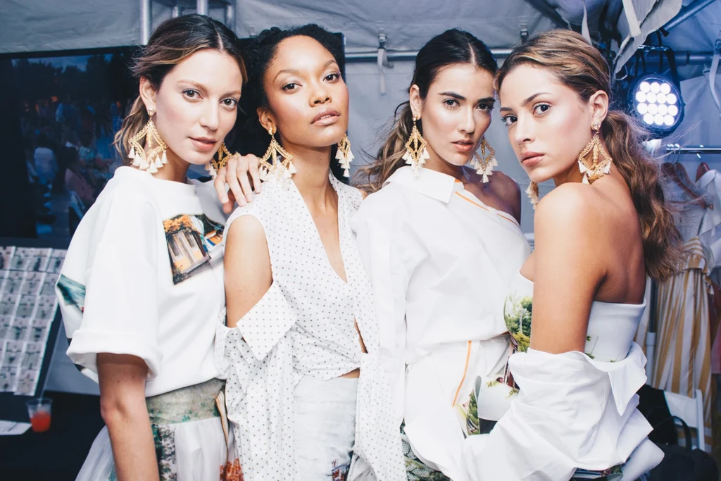 Moda, Lujo Y Experiencias únicas En Eagle Beach » Viajo Con Vos